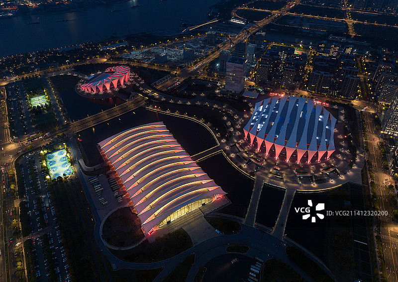 中国上海浦东新区东方体育中心航拍夜景图片素材