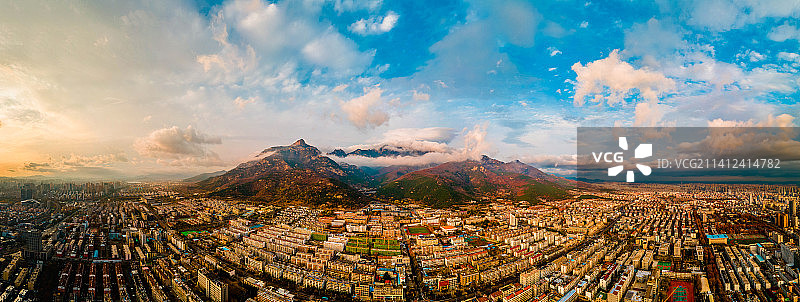 航拍泰山金秋图片素材