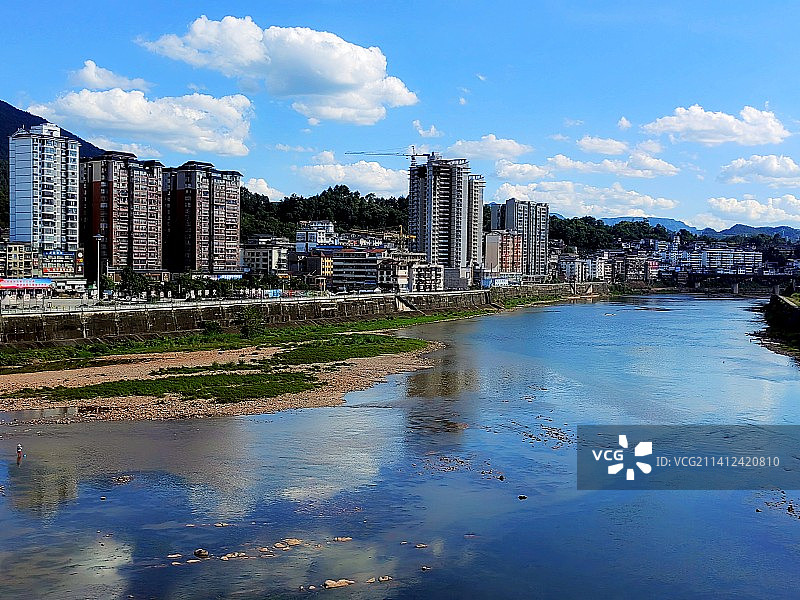 澧水河畔桑植城图片素材