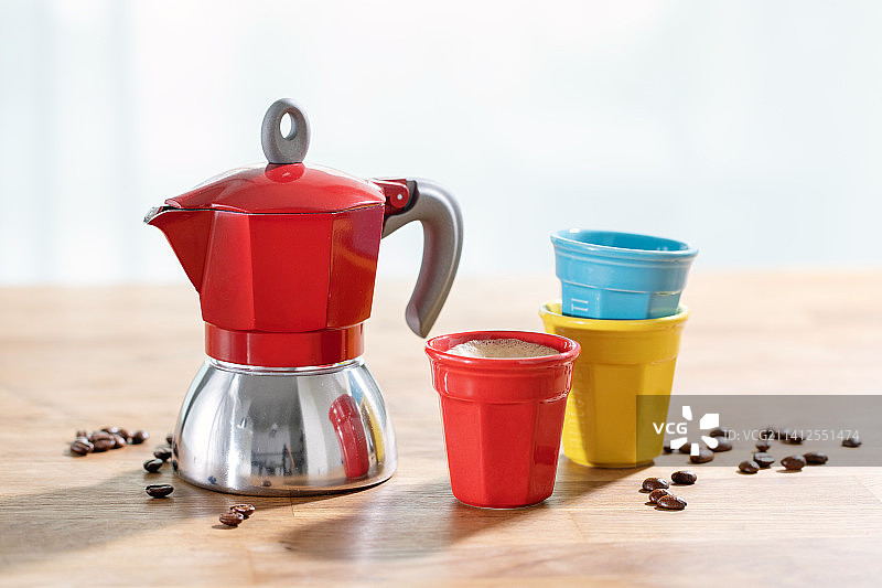 意式摩卡咖啡与杯子，德国背景图片素材