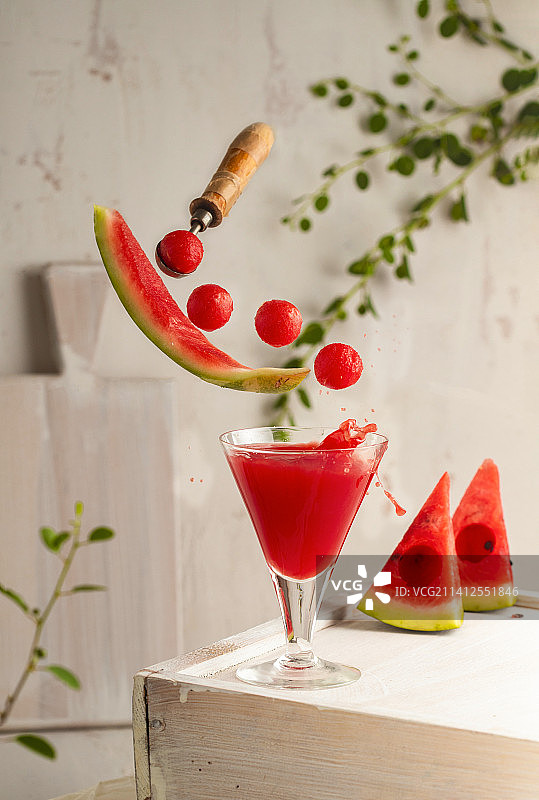 西瓜汁创意漂浮食物艺术，法国图片素材