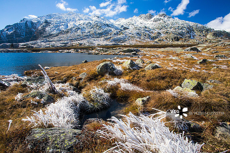 瑞士戈特哈德山口雪山风光图片素材
