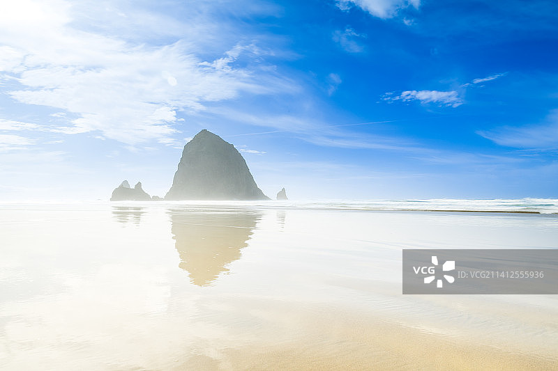 美国阳光明媚的美丽海滩风光图片素材