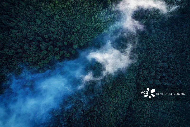 浙江云和白鹤尖日出云海风力发电清洁能源航拍图图片素材