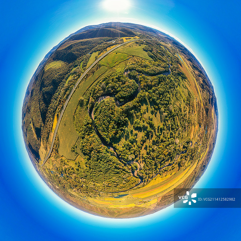 内蒙古呼伦贝尔市海拉尔（牙克石）免渡河河谷秋景户外星球小行星360度高空航拍图片素材