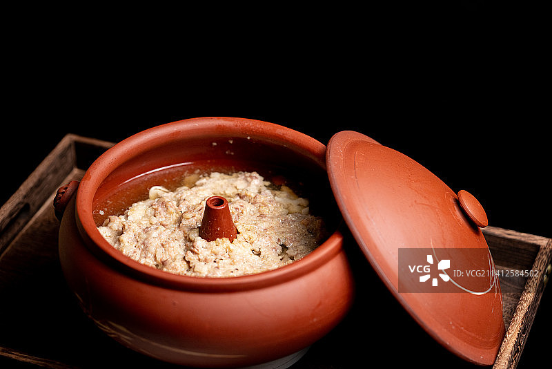 云南特色美食汽锅肉饼图片素材