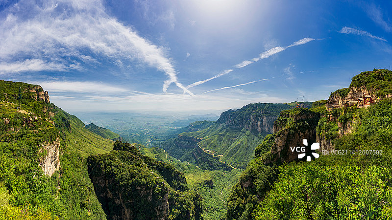南太行山西省长治市平顺县太行山（太行天路）大峡谷夏季户外风光高视角图片素材