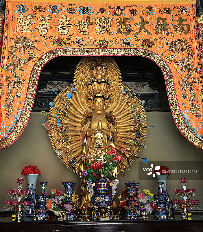 山西省大同市华严寺（上华严寺）千手观音殿菩萨雕像图片素材
