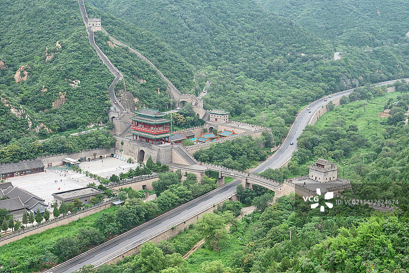 居庸关长城与京藏高速公路图片素材