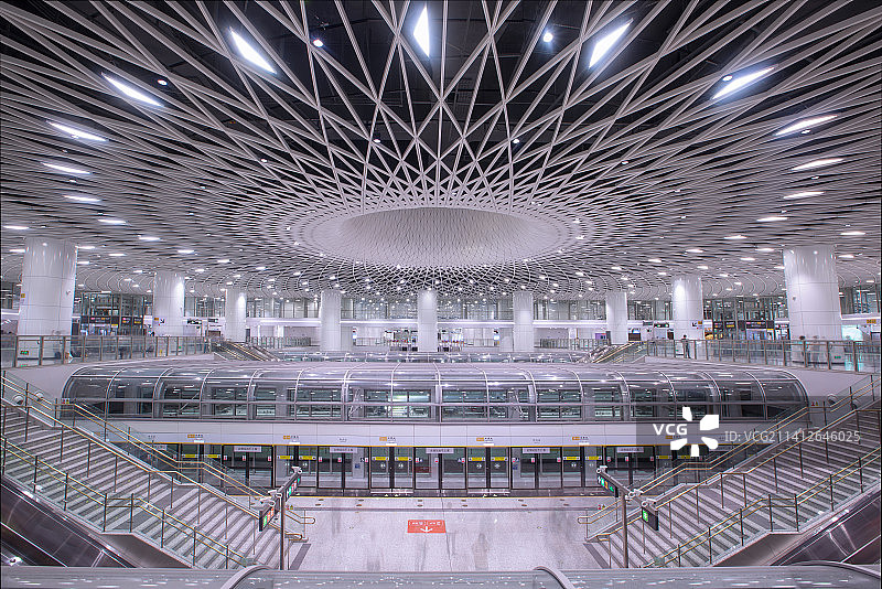 中国广东深圳福田区岗厦北地铁站国内最大轨道交通单体工程“深圳之眼“独特魅力图片素材