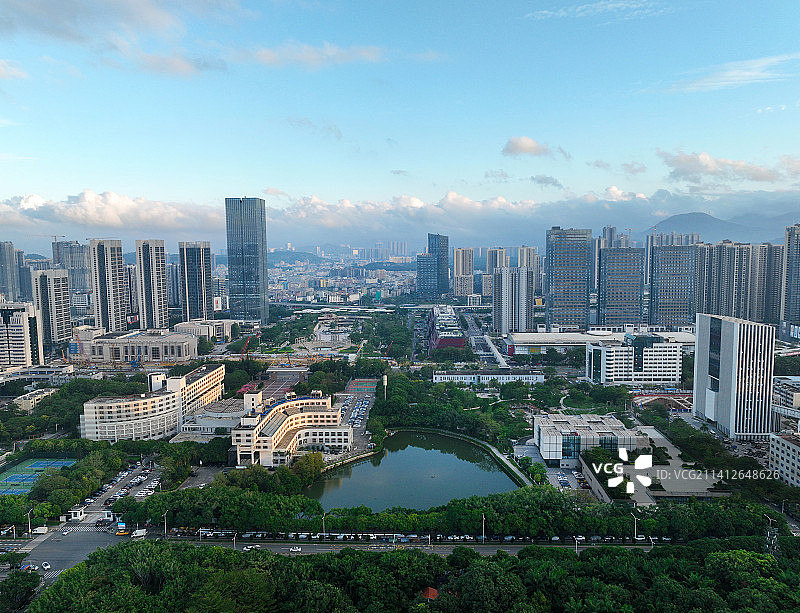 广东省深圳市龙岗区龙城街道龙潭公园航拍图片素材