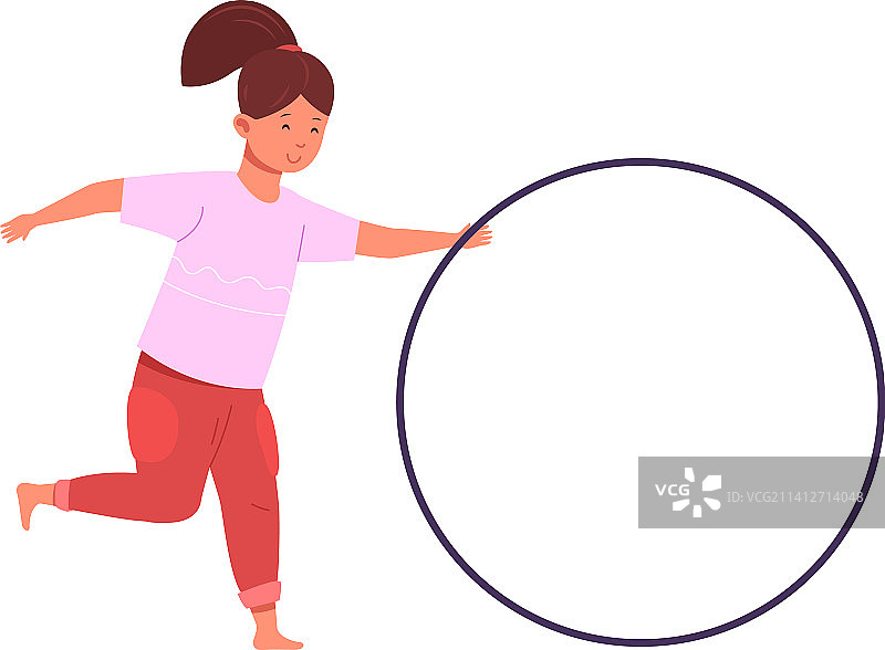 带着铁环奔跑的滑稽女孩图片素材