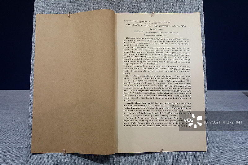 北京中国国家博物馆《康普顿效应与三次X光辐射》吴有训著首次发表于1925年的《美国国家科学院院刊》图片素材