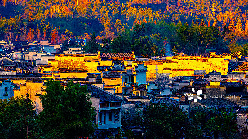 夕阳熔金水墨西递图片素材