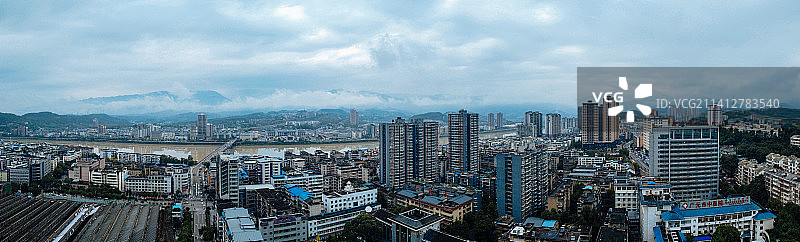 广元 利州区 蜀门北路 凤凰山 嘉陵江 皇泽大桥 则天路图片素材