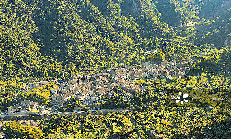 山中小镇图片素材