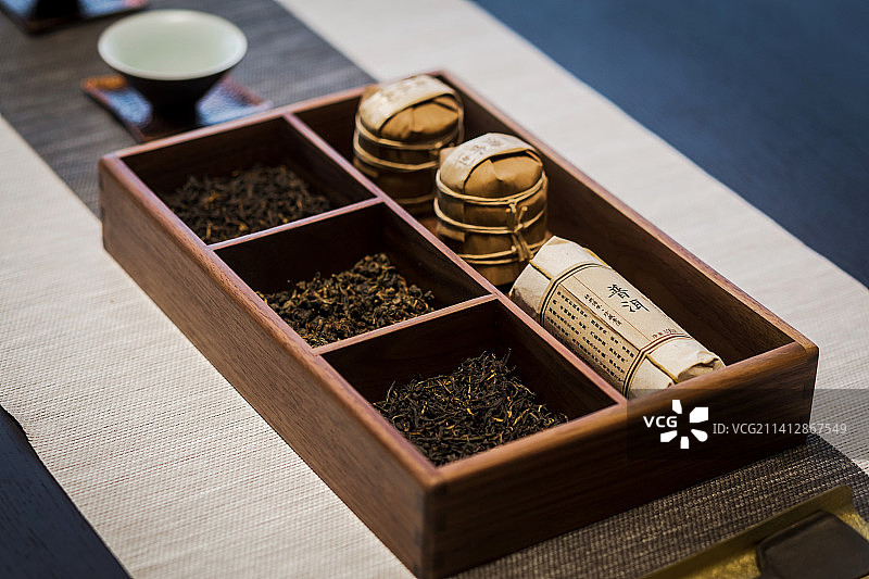 桌子上的茶具图片素材