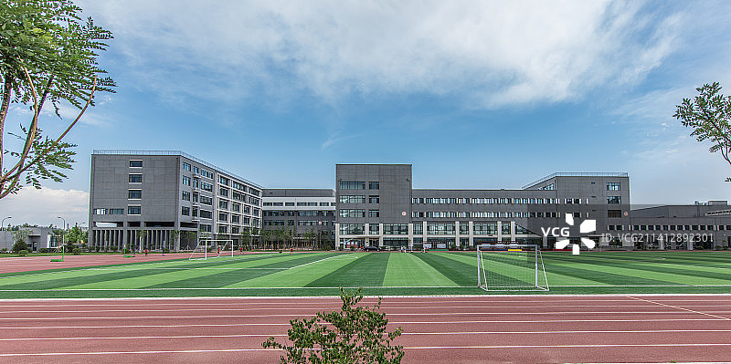 校园内操场图片素材