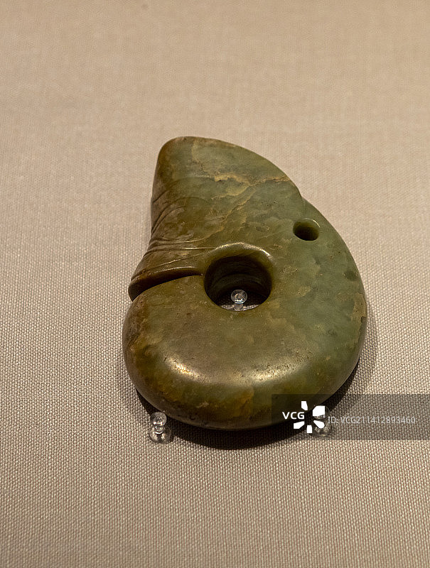 辽宁省文物考古研究院藏品红山文化文物玉猪龙图片素材