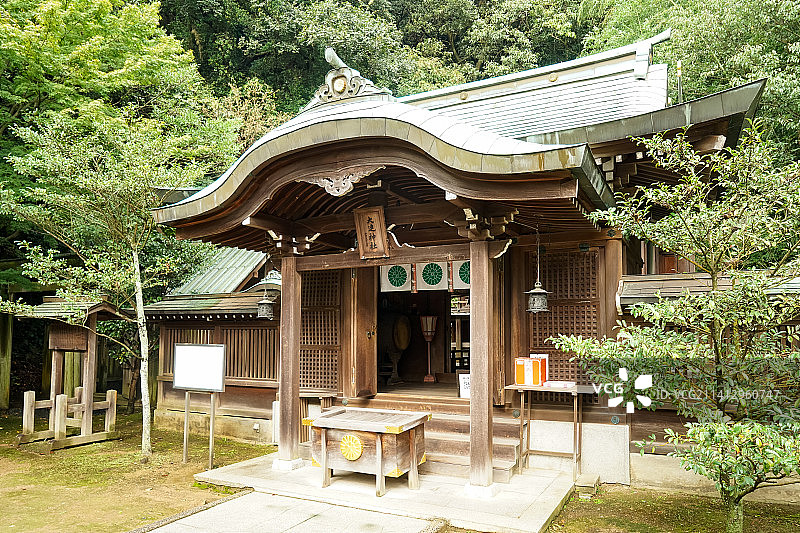 日本下关镇守八幡宫神社大门图片素材