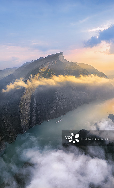 航拍长江三峡瞿塘峡图片素材