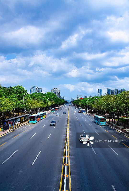 深圳福田CBD城市笔直公路图片素材