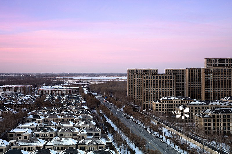 傍晚时分的湖边小镇（2）图片素材