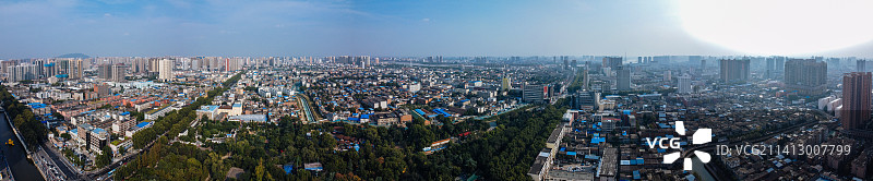 南阳 地标 航拍 宛城区 中心广场 夜景 府衙博物馆 人民路 人民公园 世纪百货图片素材