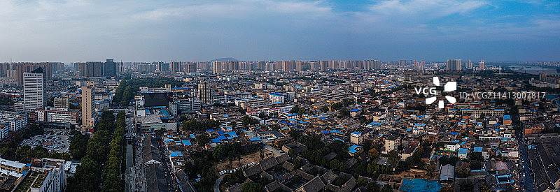 南阳 地标 航拍 宛城区 中心广场 夜景 府衙博物馆 人民路 人民公园 世纪百货图片素材