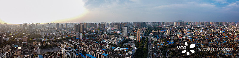 南阳 地标 航拍 宛城区 中心广场 夜景 府衙博物馆 人民路 人民公园 世纪百货图片素材