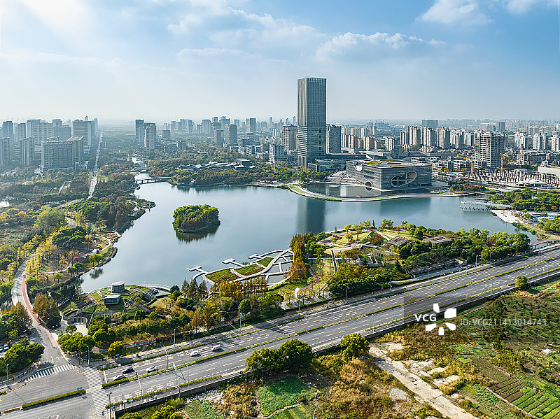 中国上海市嘉定区远香湖航拍风光图片素材