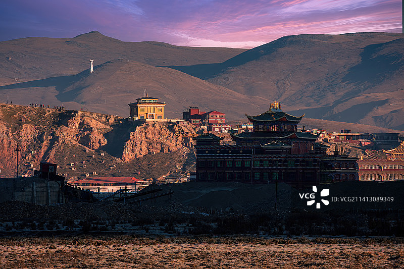 四川甘孜亚青寺风光图片素材