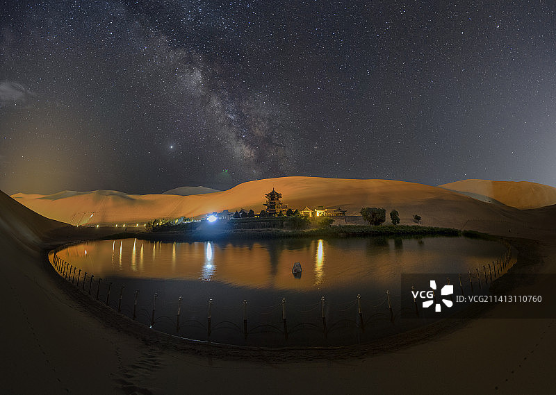 月牙泉图片素材