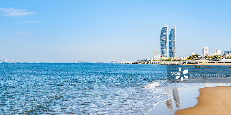 中国福建厦门双子塔和白城沙滩风光图片素材