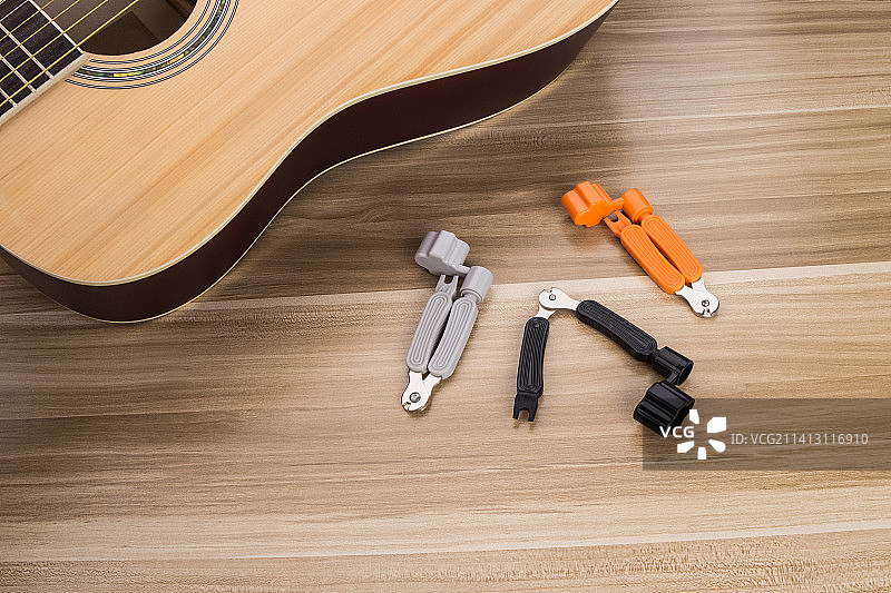 吉他三合一换弦器起钉器剪线钳工具图片素材