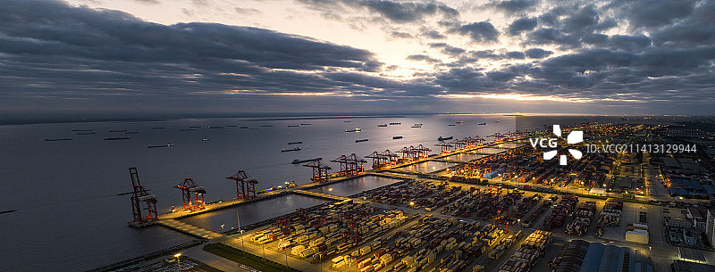 太仓港日出图片素材