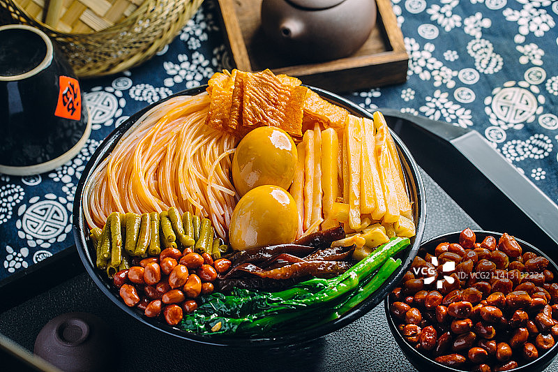 广西柳州螺蛳粉卤蛋螺蛳粉图片素材