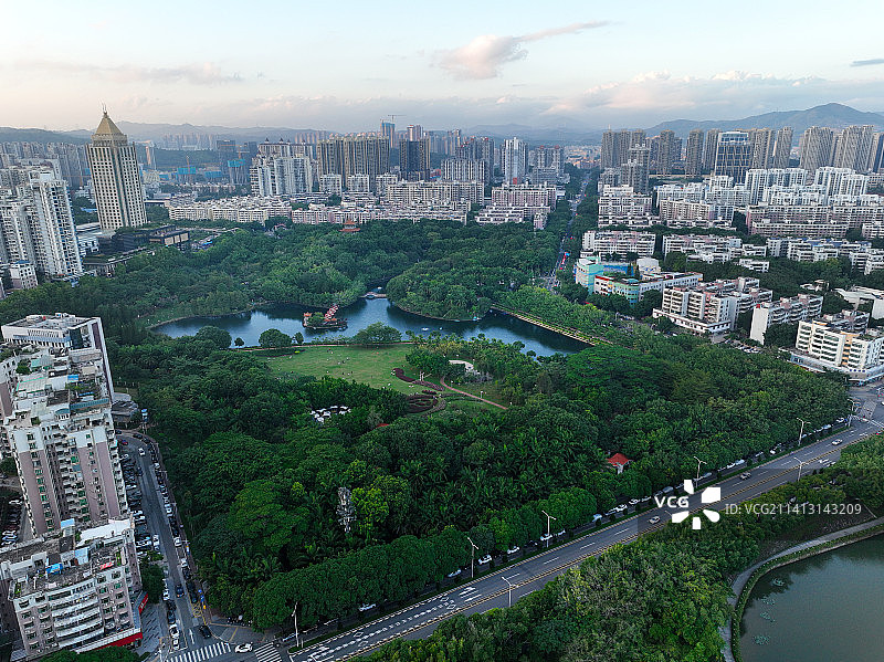 广东省深圳市龙岗区龙城街道龙潭公园航拍图片素材