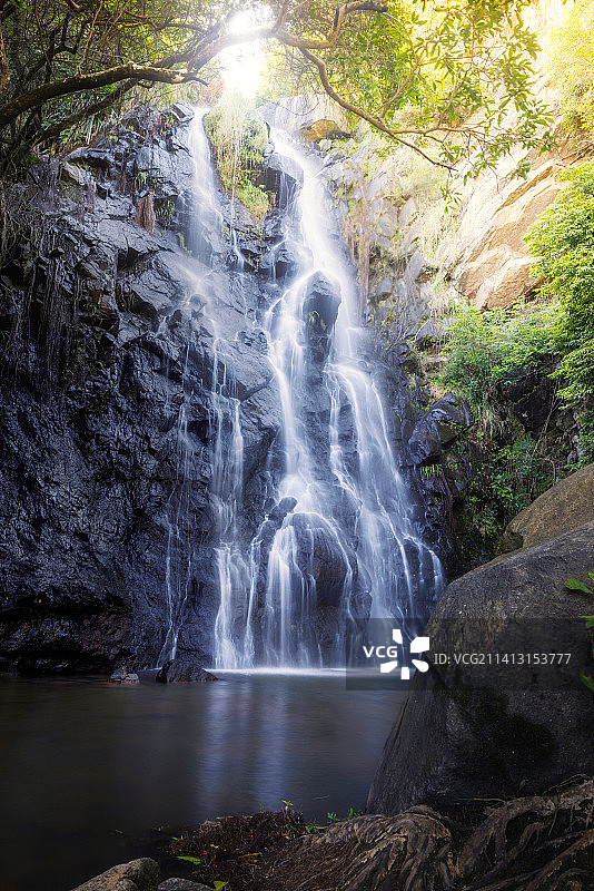 深圳马峦山晴天瀑布图片素材