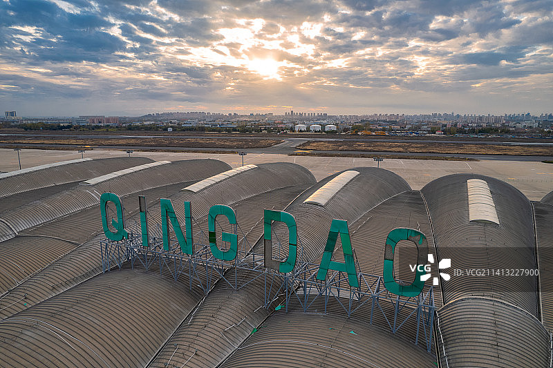 青岛流亭机场航站楼（已关闭）城市标示牌图片素材