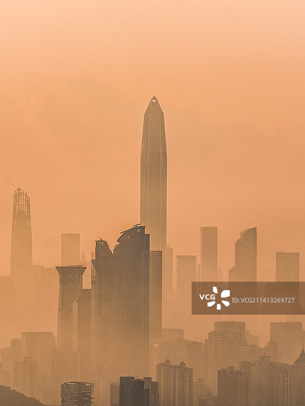 晨雾中的深圳图片素材