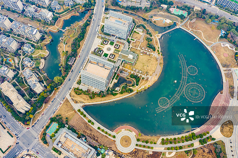 航拍河南郑州碧源月湖公园 郑州惠济中央公园图片素材