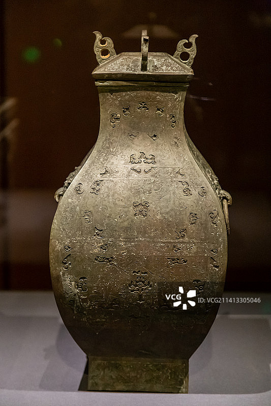 战国时期铜方鉴壶 2002年枣阳九连墩1号墓出土 湖北省博物馆藏图片素材