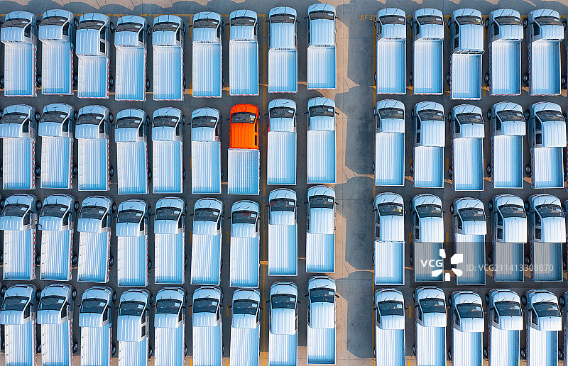 全新汽车户外停车场图片素材