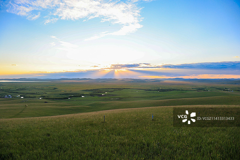 乌拉盖草原九曲湾日落晚霞美景图片素材