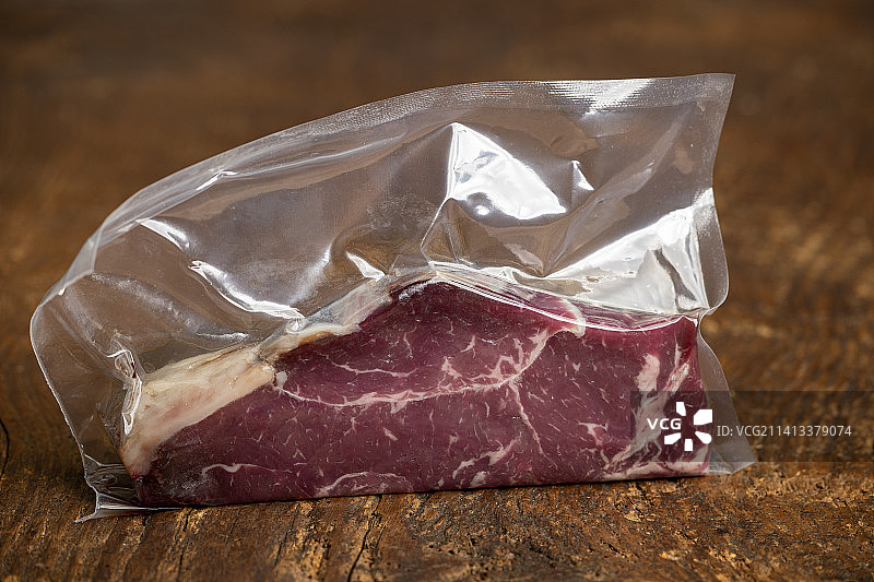 桌子上皱纸的特写，德国图片素材