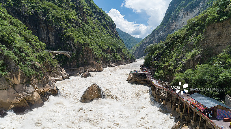 云南丽江虎跳峡景区图片素材