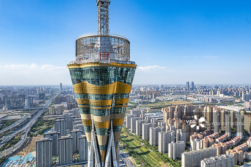 中国河南郑州中原福塔夏季城市户外风光高视角航拍图片素材