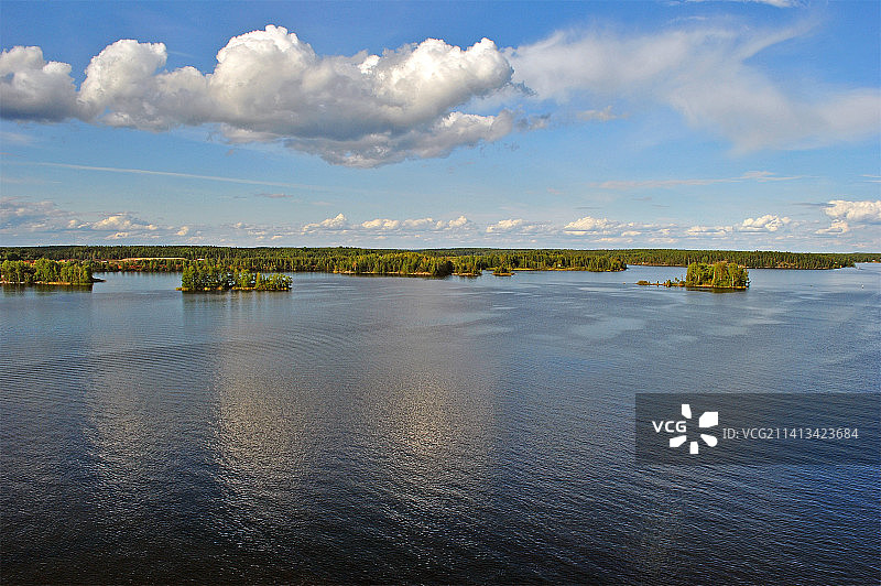 芬兰拉彭兰塔Luukkaansalmen silta大桥的壮丽海景图片素材