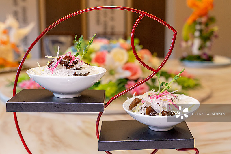 餐桌上美味好看的萝卜丝美食图片素材